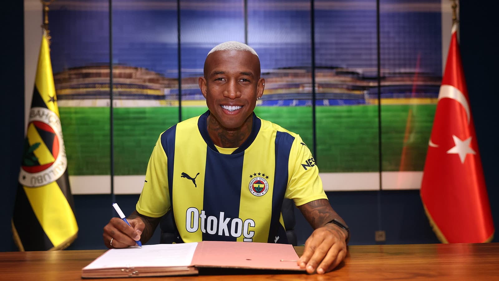 Talisca, Fenerbahçe'de Kalıyor